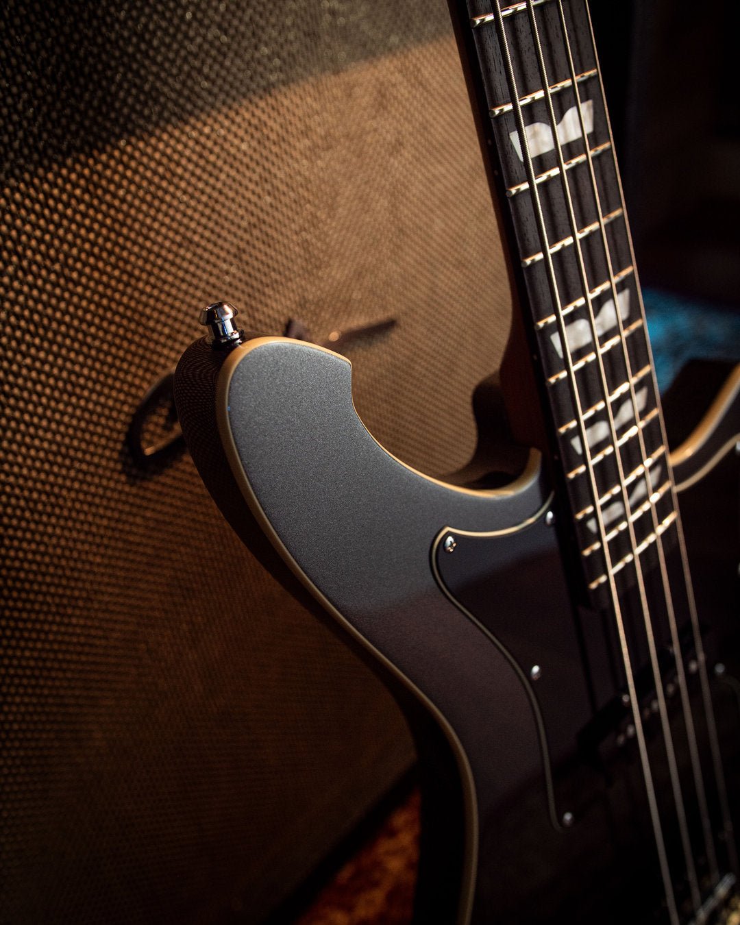 Nidhogg VEGA Bass - Magnetic Black