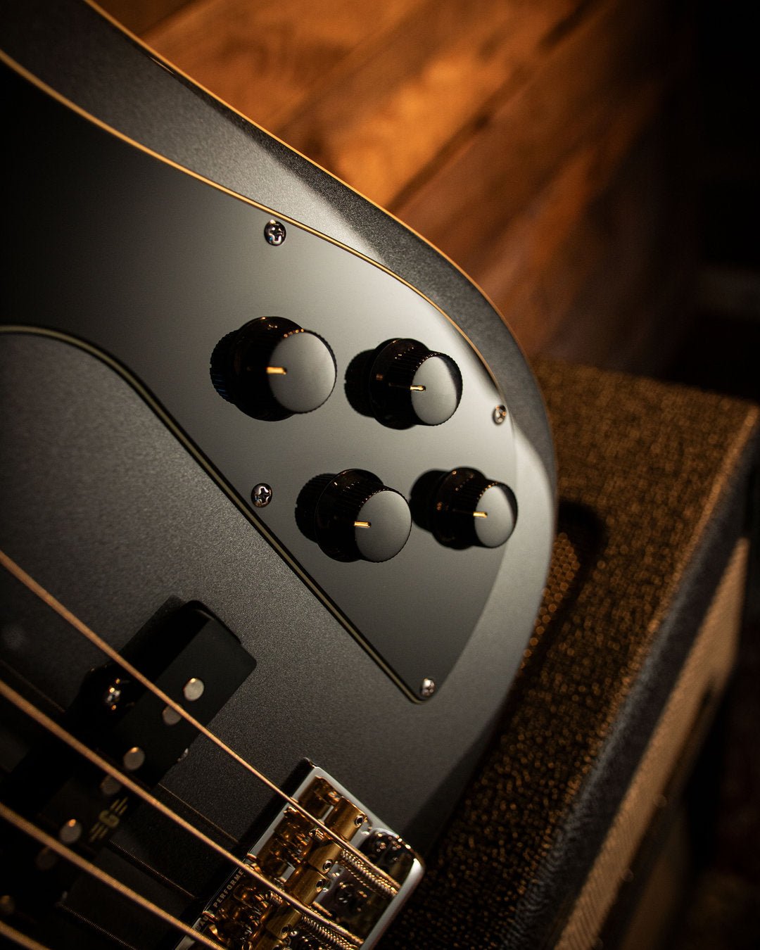 Nidhogg VEGA Bass - Magnetic Black