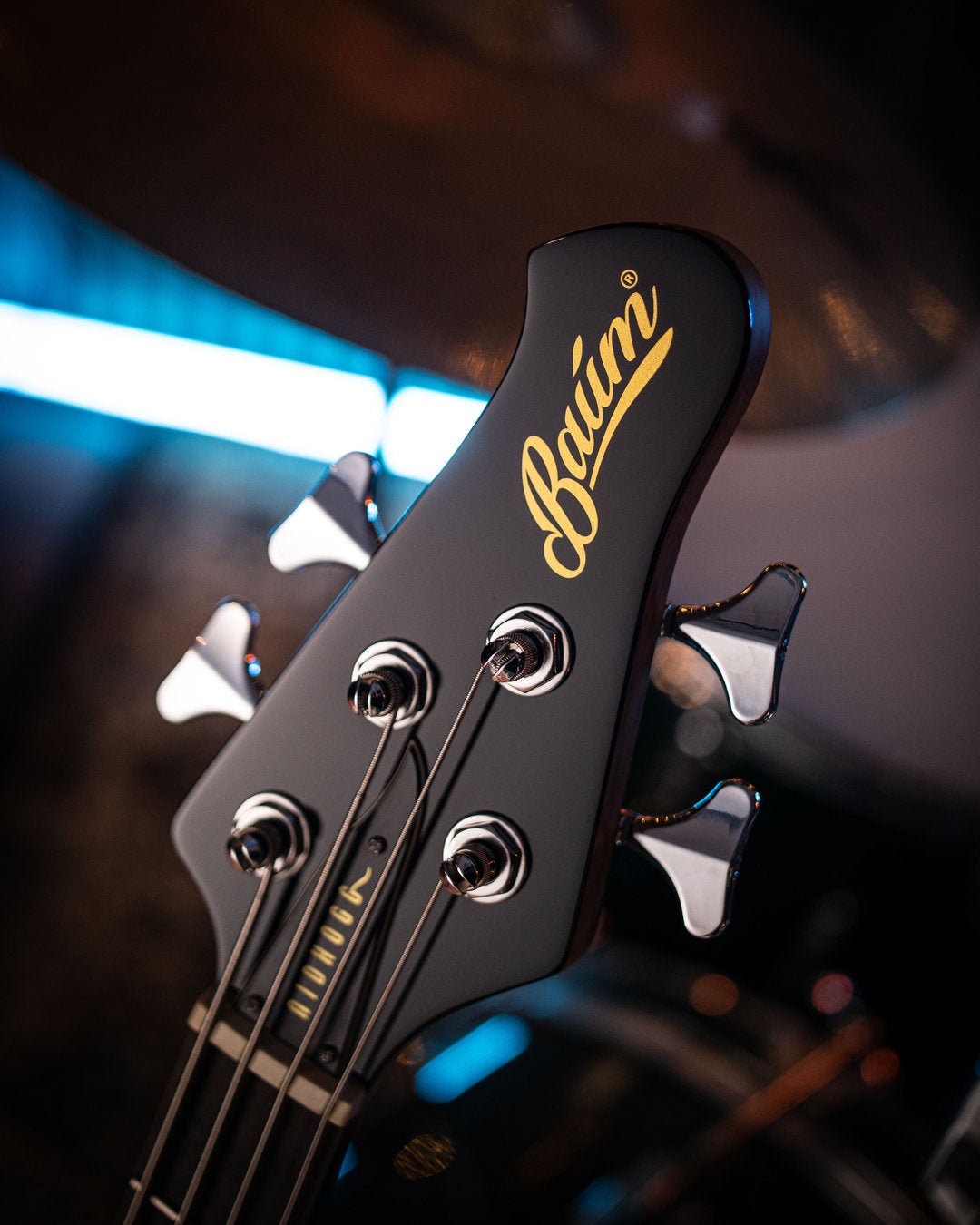 Nidhogg VEGA Bass - Vintage White