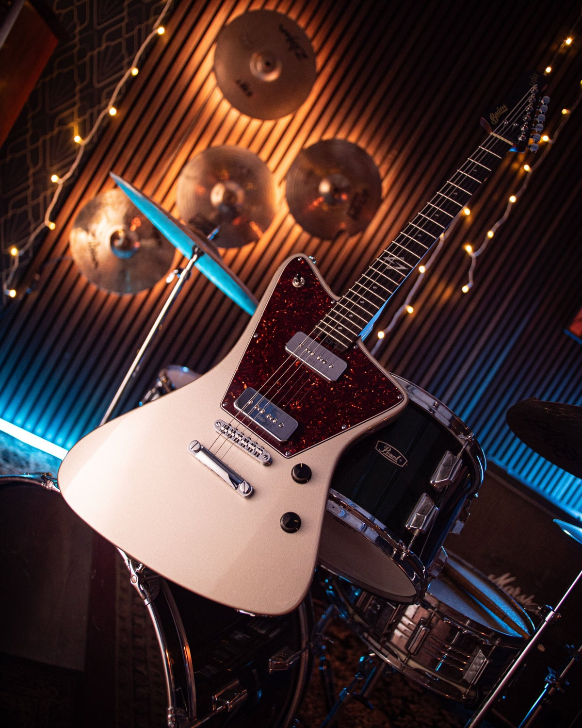 Savage - Moon Silver - Baum Guitars