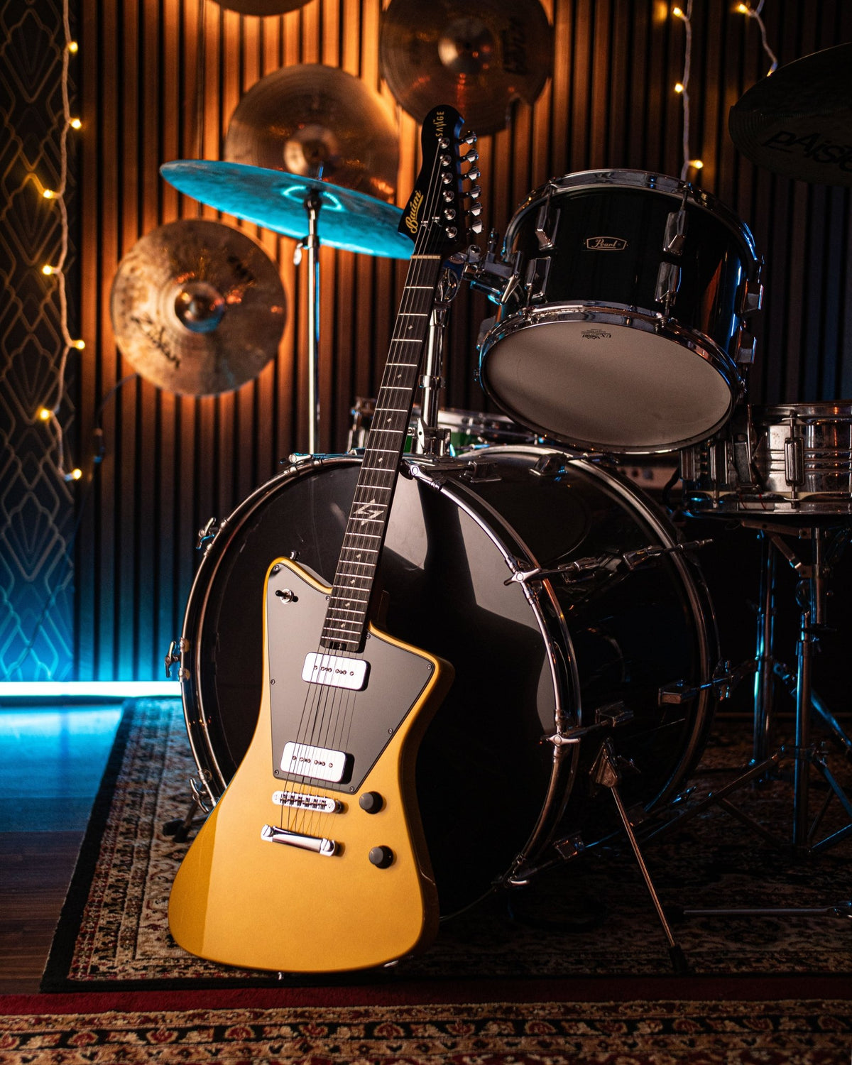 Savage - Amber Gold - Baum Guitars