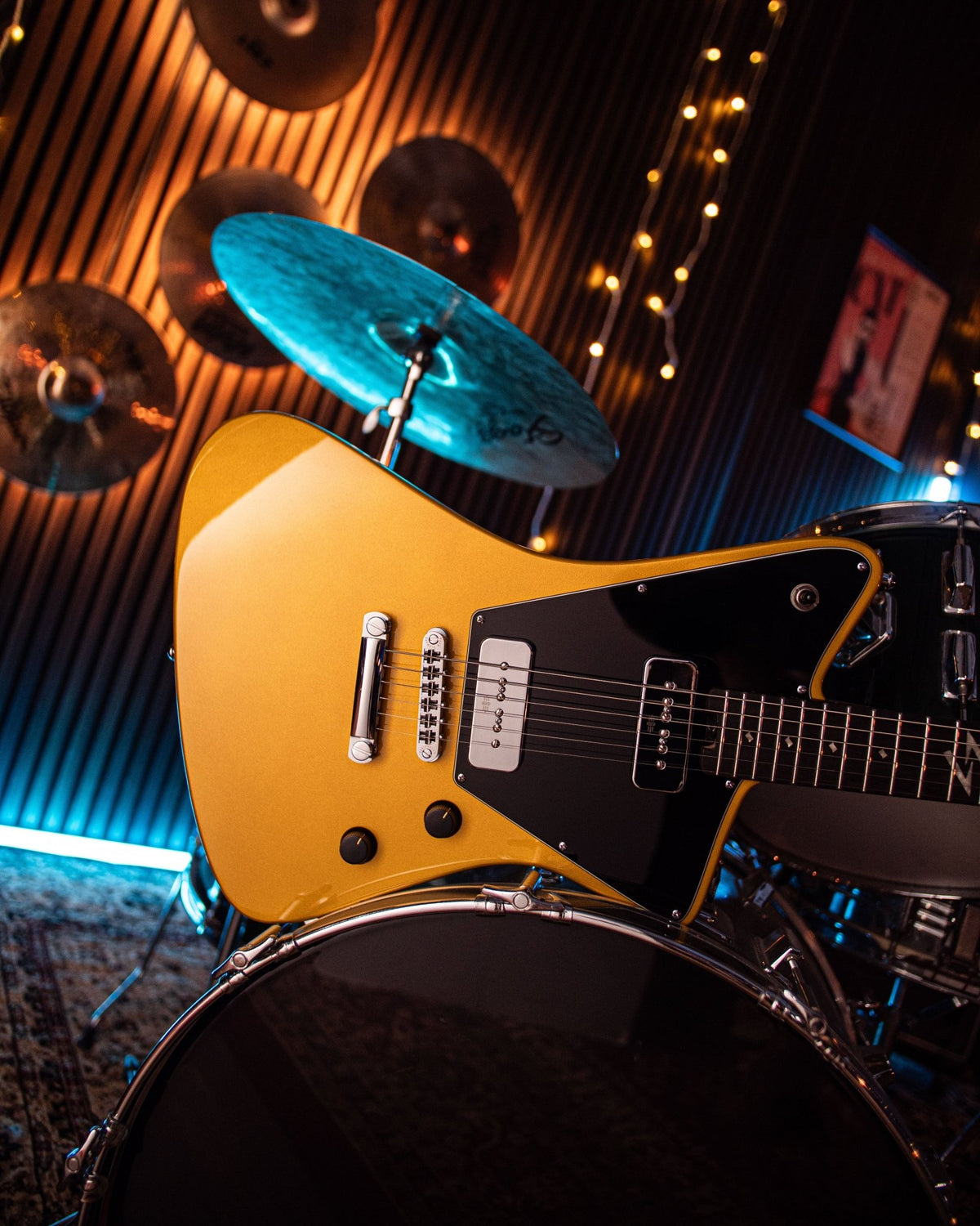 Savage - Amber Gold - Baum Guitars