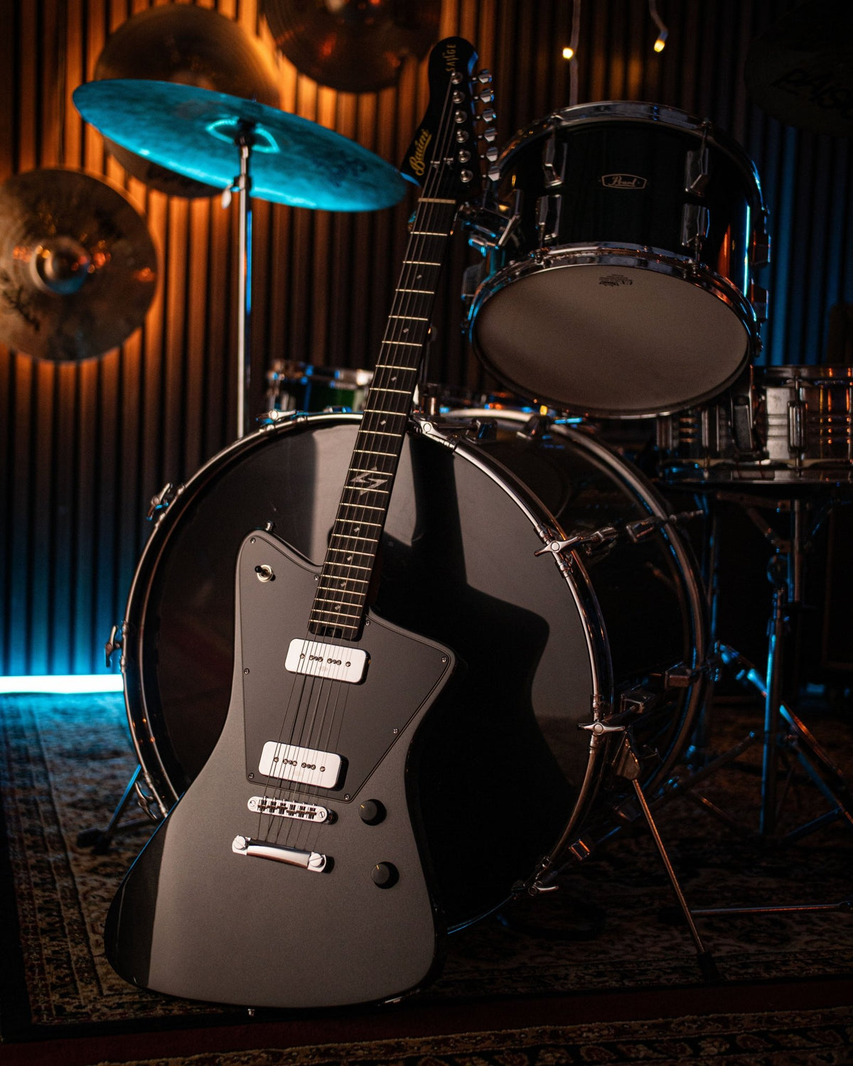 Savage - Magnetic Black - Baum Guitars