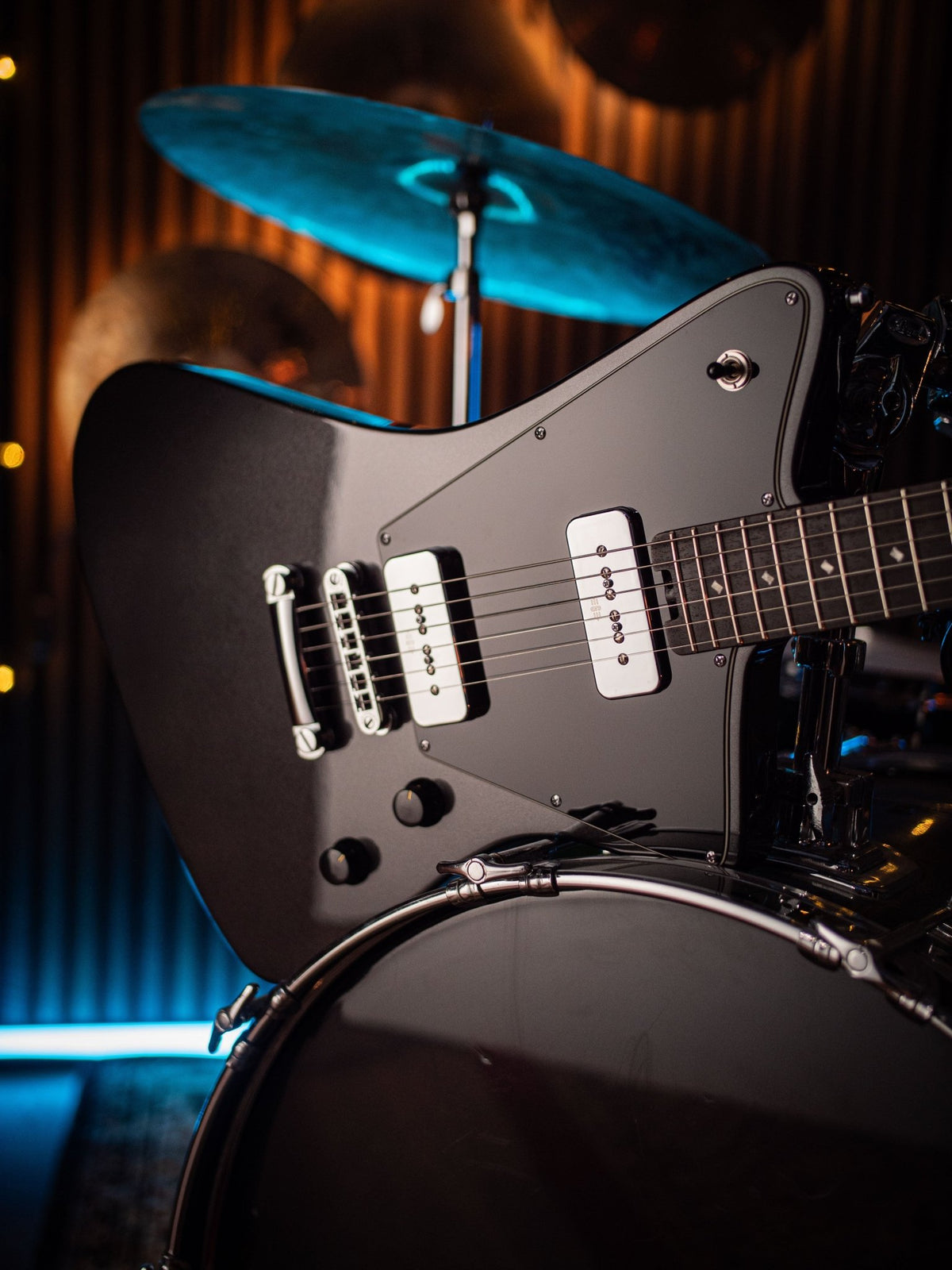 Savage - Magnetic Black - Baum Guitars
