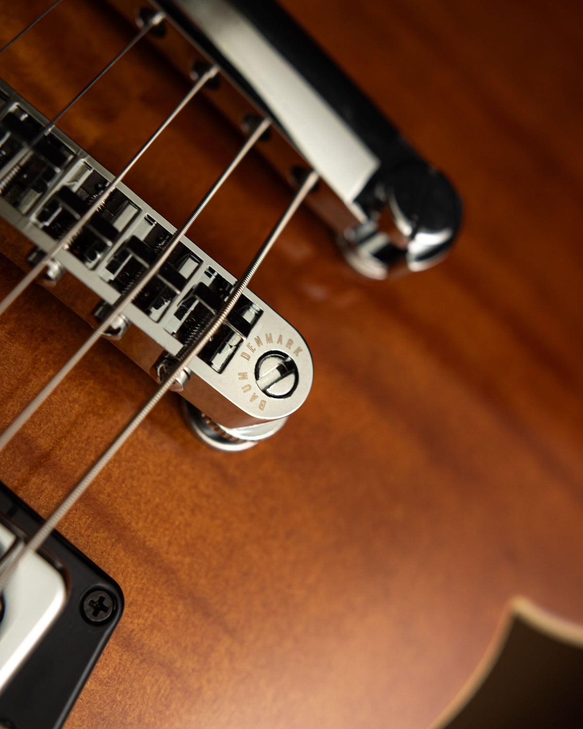 Leaper Air VEGA - Honey Burst - Baum Guitars