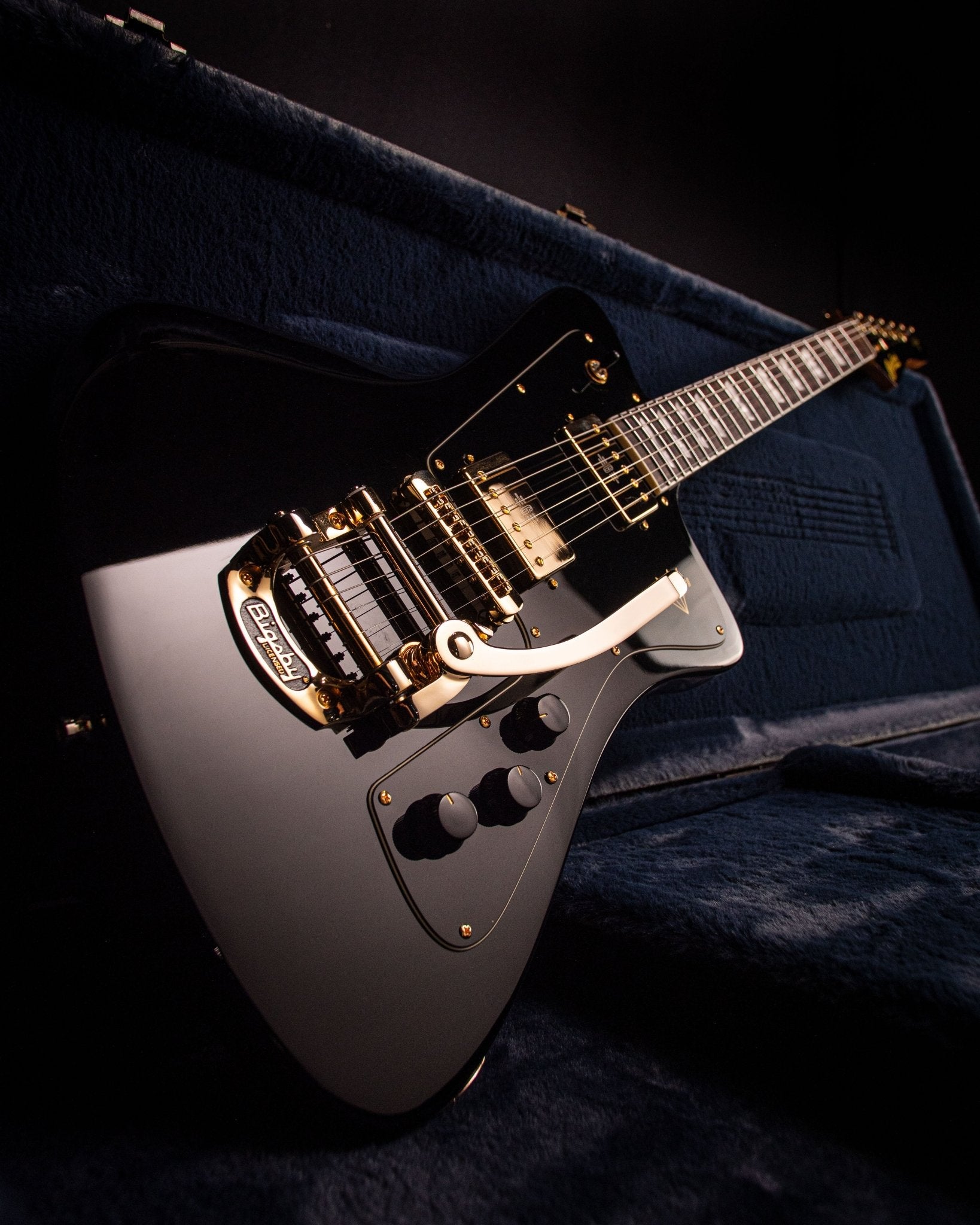 Wingman Deluxe - Pure Black - Baum Guitars